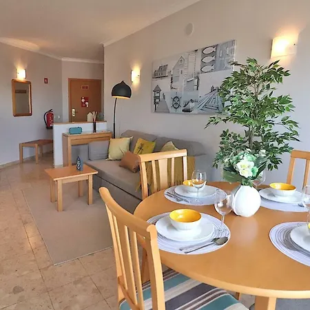 New Wow Beach Flat - 300mts To Beach Elevator Wifi * Portimão